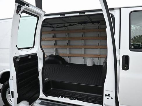 Used 2024 Chevrolet Express 2500 w/ Driver Convenience Package image 20