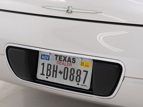 Used 2005 Ford Thunderbird Deluxe image 39