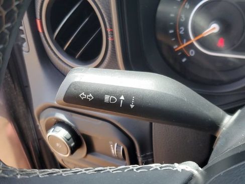 Used 2025 Jeep Wrangler Unlimited Rubicon AWD/4WD image 26