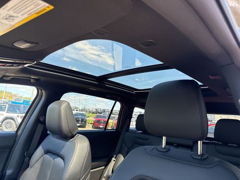 New 2026 Jeep Cherokee Overland AWD/4WD image 17
