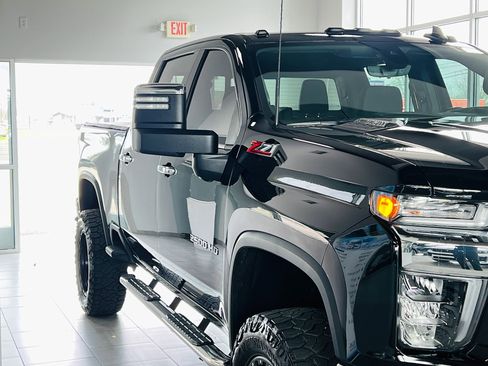 Used 2023 Chevrolet Silverado 2500 LTZ AWD/4WD image 5