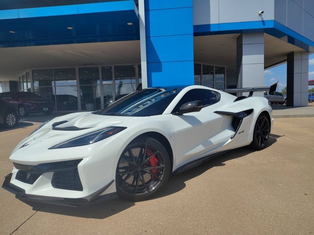Used 2026 Chevrolet Corvette ZR1 w/ ZR1 Carbon Fiber Aero Package RWD image 1