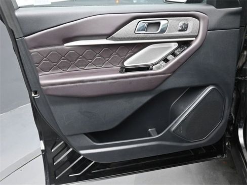 Used 2025 Ford Explorer Platinum w/ LUX Leather Package image 11