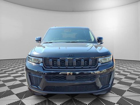 New 2026 Jeep Grand Cherokee Altitude AWD/4WD image 2