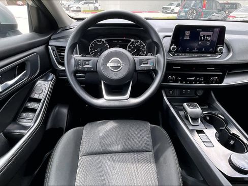 Used 2024 Nissan Rogue SV AWD/4WD image 6