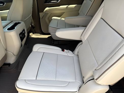 New 2026 GMC Yukon XL Denali w/ Denali Reserve Package AWD/4WD image 21