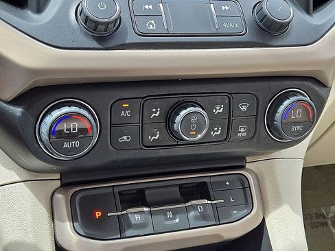 Used 2023 GMC Acadia Denali AWD/4WD image 29