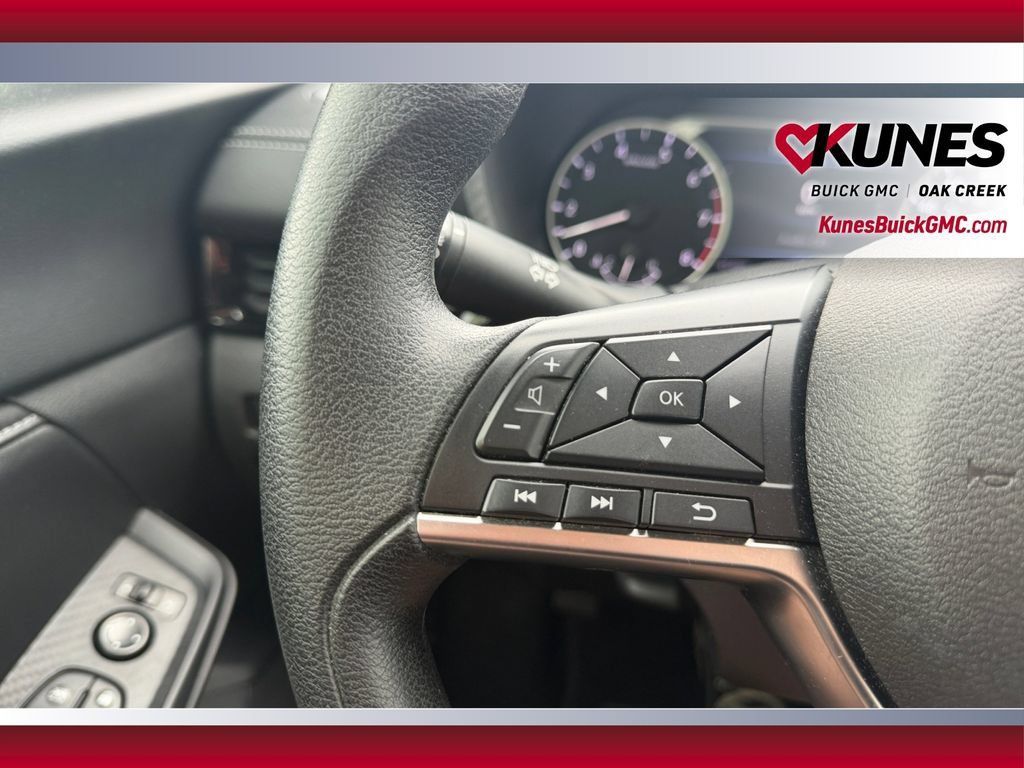 Used 2024 Nissan Sentra SV FWD image 17