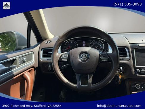 Used 2013 Volkswagen Touareg VR6 AWD/4WD image 34