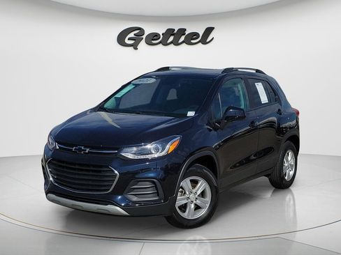 Used 2021 Chevrolet Trax LT w/ LT Convenience Package image 1