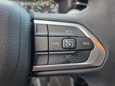 Used 2024 Jeep Compass Latitude AWD/4WD image 28