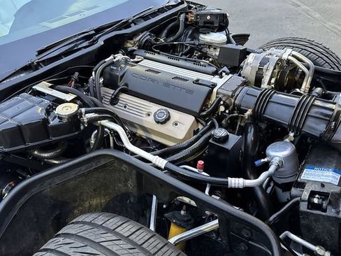 Used 1992 Chevrolet Corvette Convertible image 25