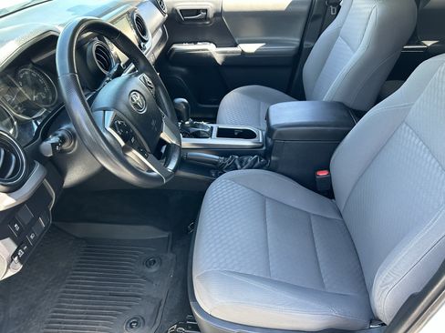 Used 2023 Toyota Tacoma SR5 w/ Technology Package AWD/4WD image 17