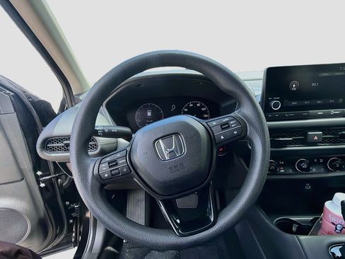 Certified 2025 Honda HR-V LX image 10