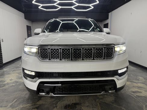 Used 2022 Jeep Grand Wagoneer Series III image 8