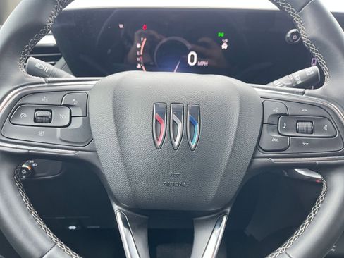 Used 2025 Buick Encore GX Preferred image 25