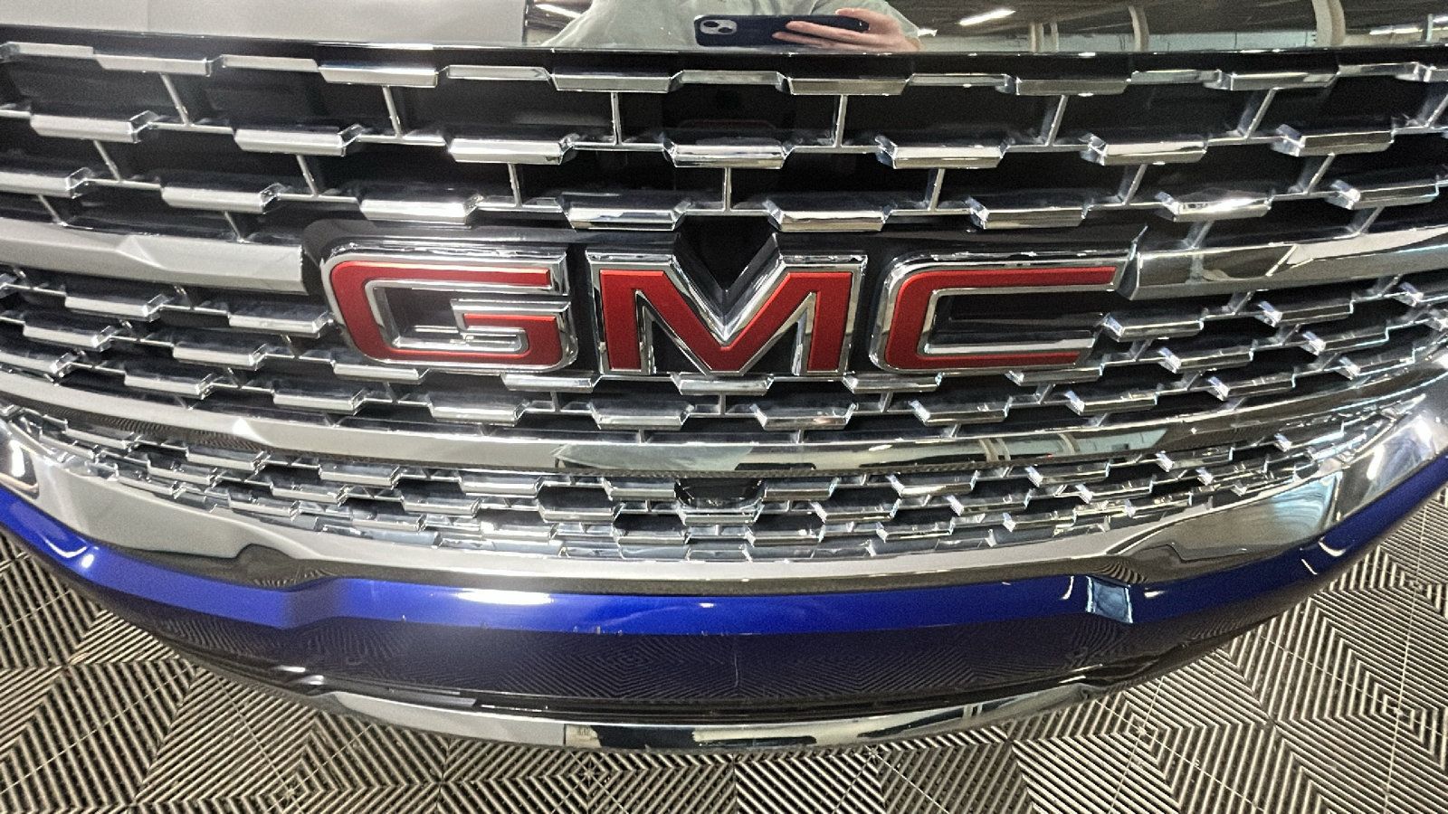 Used 2023 GMC Acadia Denali w/ Denali Technology Package AWD/4WD image 10