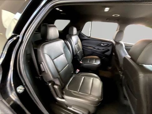 Used 2023 Chevrolet Traverse LT AWD/4WD image 17