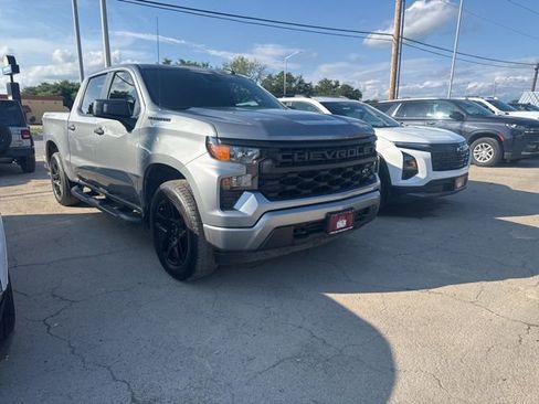 Used 2024 Chevrolet Silverado 1500 Custom w/ Dark Appearance Package AWD/4WD image 4