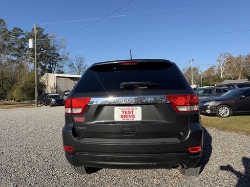 Used 2011 Jeep Grand Cherokee Laredo image 3