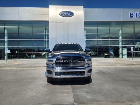 Used 2022 RAM 3500 Laramie AWD/4WD image 2