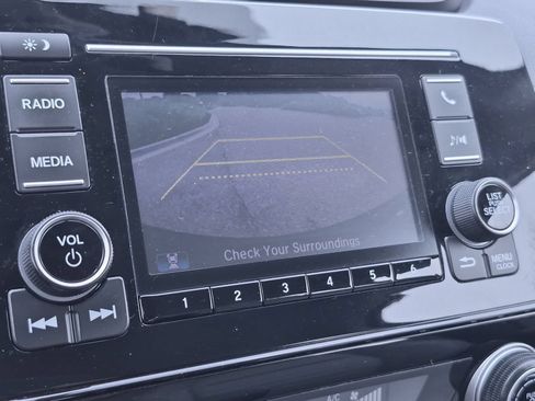 Used 2018 Honda CR-V LX image 29
