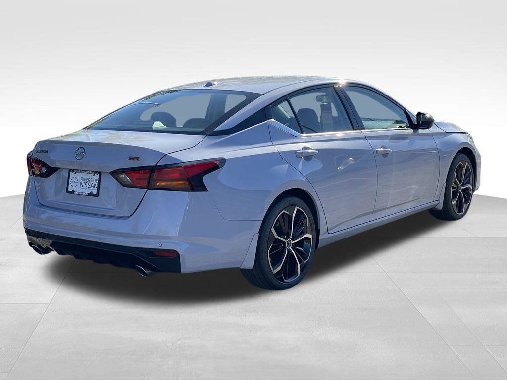 Certified 2024 Nissan Altima 2.5 SR w/ SR Premium Package FWD image 5