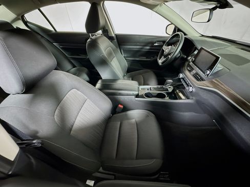 Used 2024 Nissan Altima 2.5 SV AWD/4WD image 23