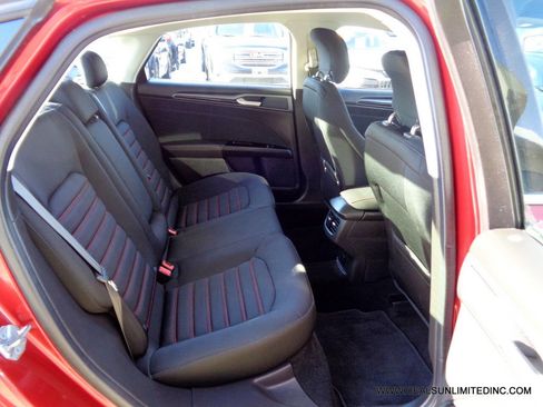 Used 2014 Ford Fusion SE w/ Equipment Group 201A image 16