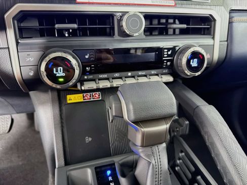 New 2026 Toyota 4Runner Platinum AWD/4WD image 19