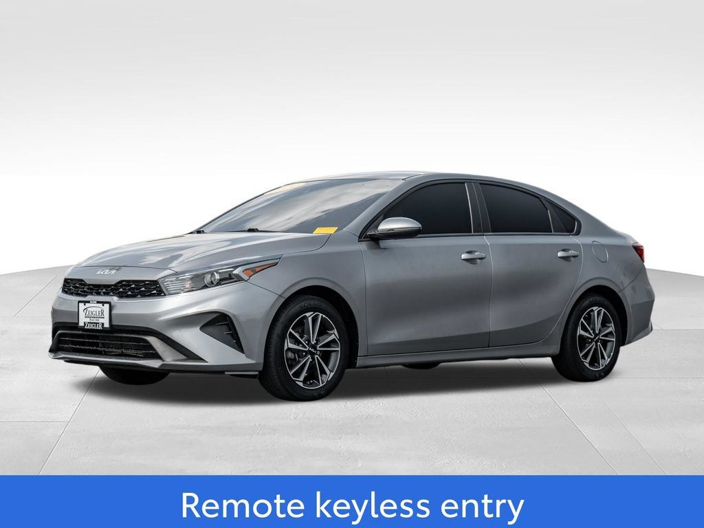 Used 2024 Kia Forte LXS w/ LXS Technology Package FWD image 3