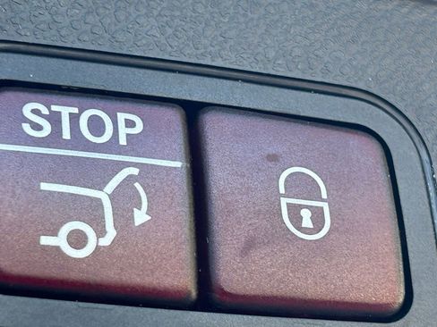 Used 2019 Mercedes-Benz GLC 300 4MATIC image 45