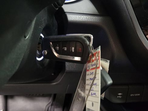 Used 2019 Toyota Camry LE FWD image 19