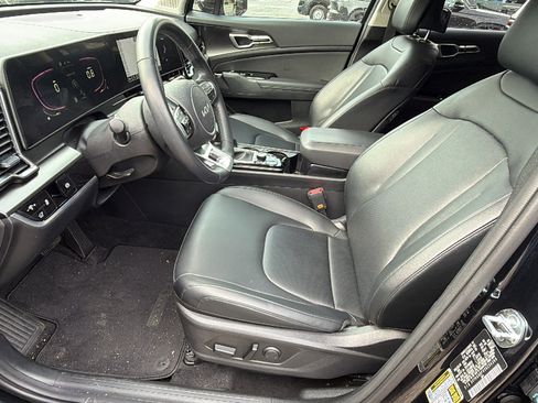 Used 2025 Kia Sportage EX w/ Premium Package FWD image 16