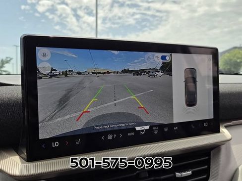 Used 2025 Ford Explorer Active w/ Active Comfort Package RWD image 21