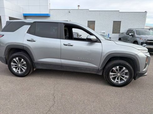 Used 2025 Chevrolet Equinox LT image 13