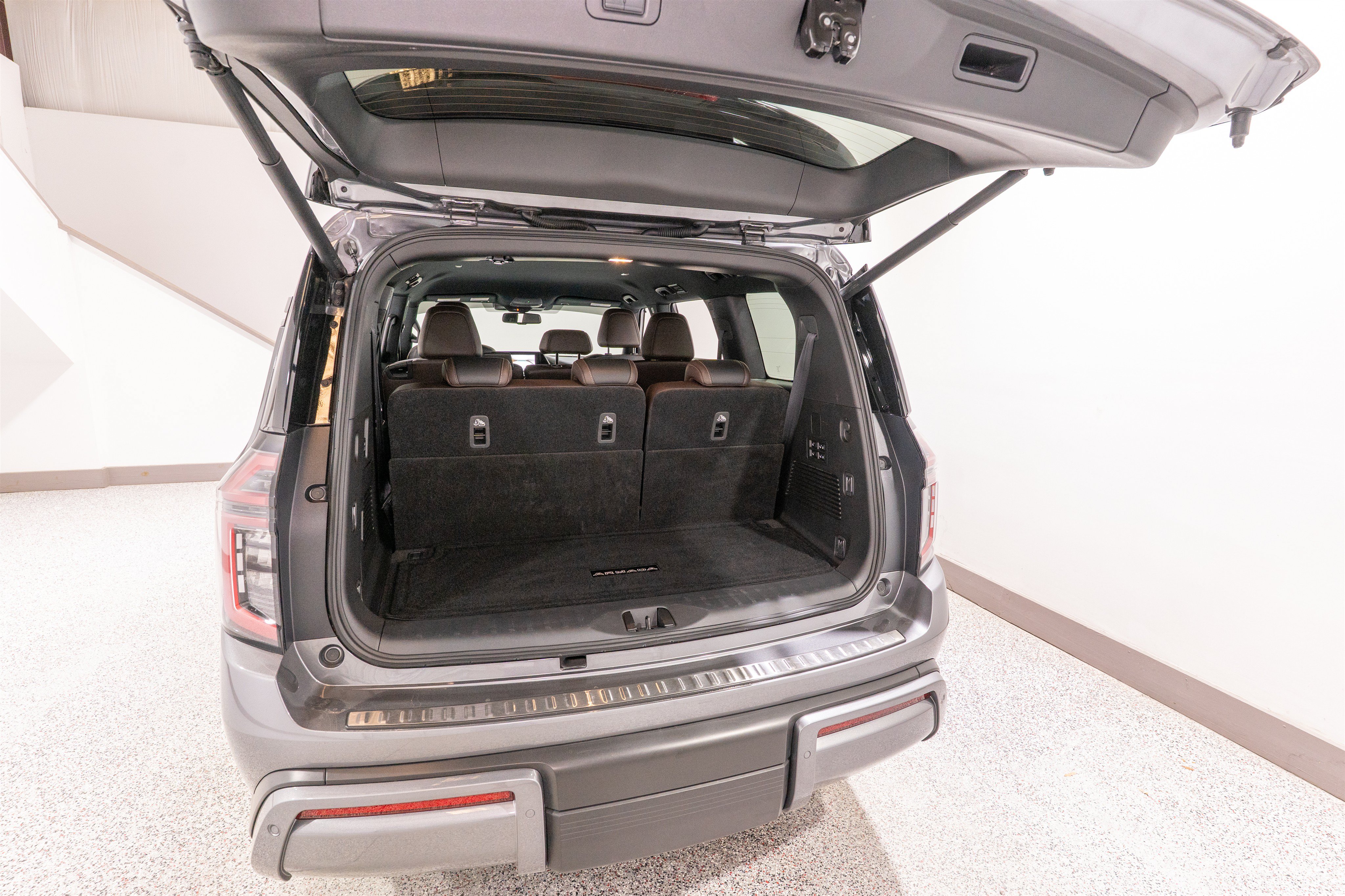 Used 2026 Nissan Armada SL RWD image 34
