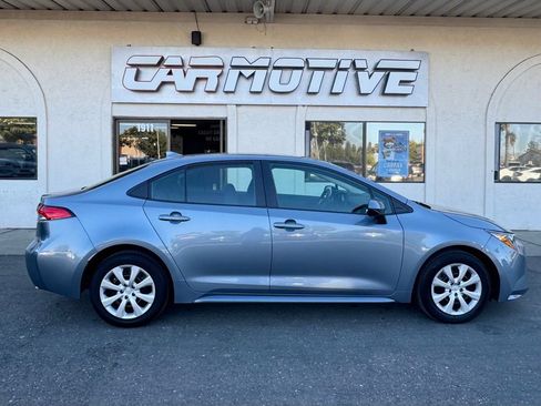 Used 2024 Toyota Corolla LE FWD image 3