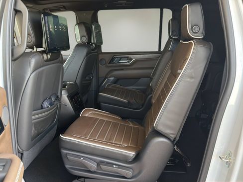 Used 2026 GMC Yukon XL Denali Ultimate AWD/4WD image 13