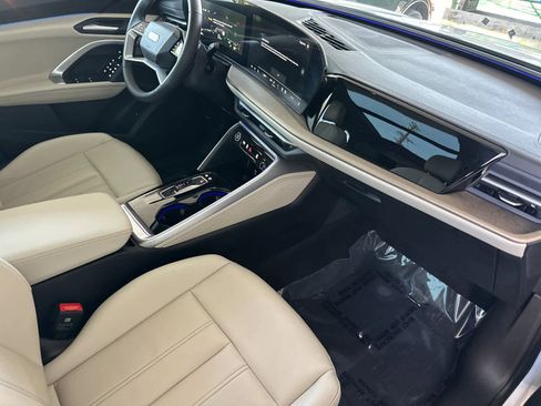 Used 2025 Audi Q5 Premium w/ Convenience Package AWD/4WD image 16
