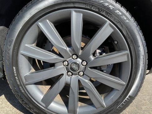 Used 2019 Land Rover Range Rover Velar R-Dynamic SE image 15