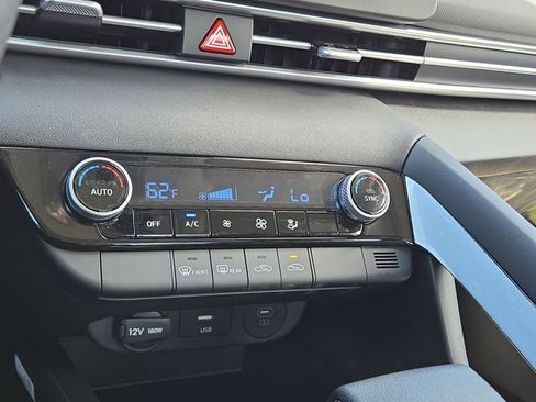 New 2026 Hyundai Elantra Hybrid FWD image 10