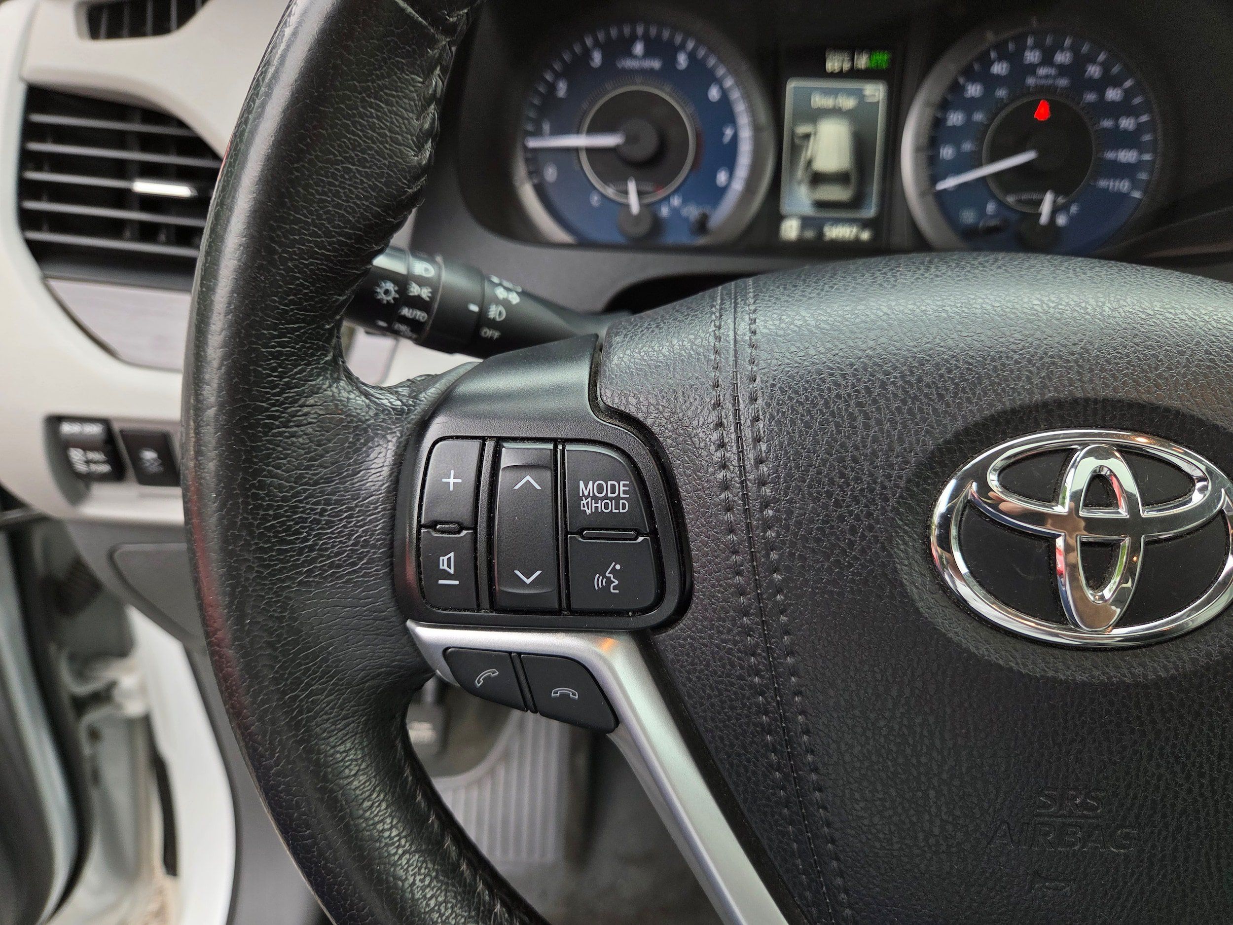Used 2020 Toyota Sienna XLE FWD image 16