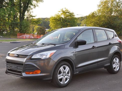 Used 2015 Ford Escape S FWD image 1
