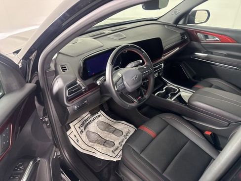 Used 2024 Chevrolet Traverse RS AWD/4WD image 29