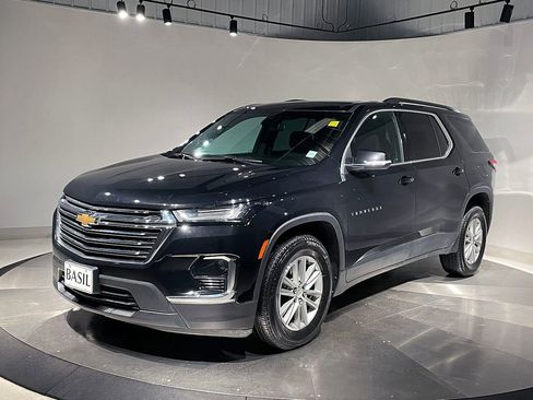 Used 2023 Chevrolet Traverse LT image 13