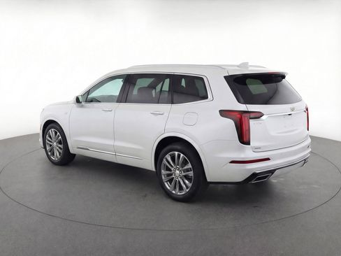Certified 2022 Cadillac XT6 Premium Luxury w/ Platinum Package image 3