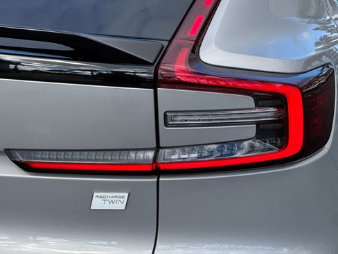 Certified 2023 Volvo C40 P8 Recharge Plus w/ Protection Package Premier AWD/4WD image 25