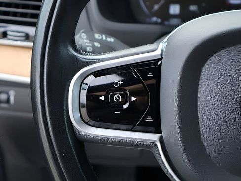 Used 2021 Volvo XC90 T6 Momentum w/ Protection Package Premier AWD/4WD image 32