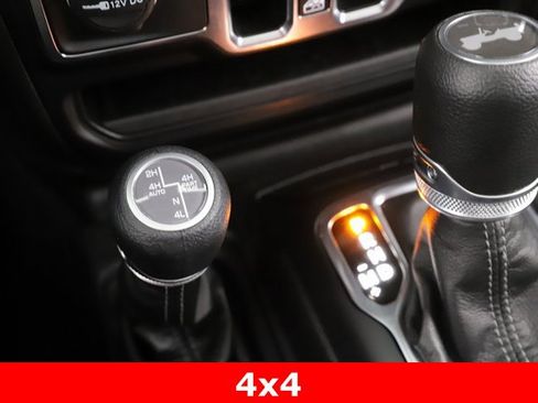 Used 2025 Jeep Wrangler Unlimited Sahara image 24